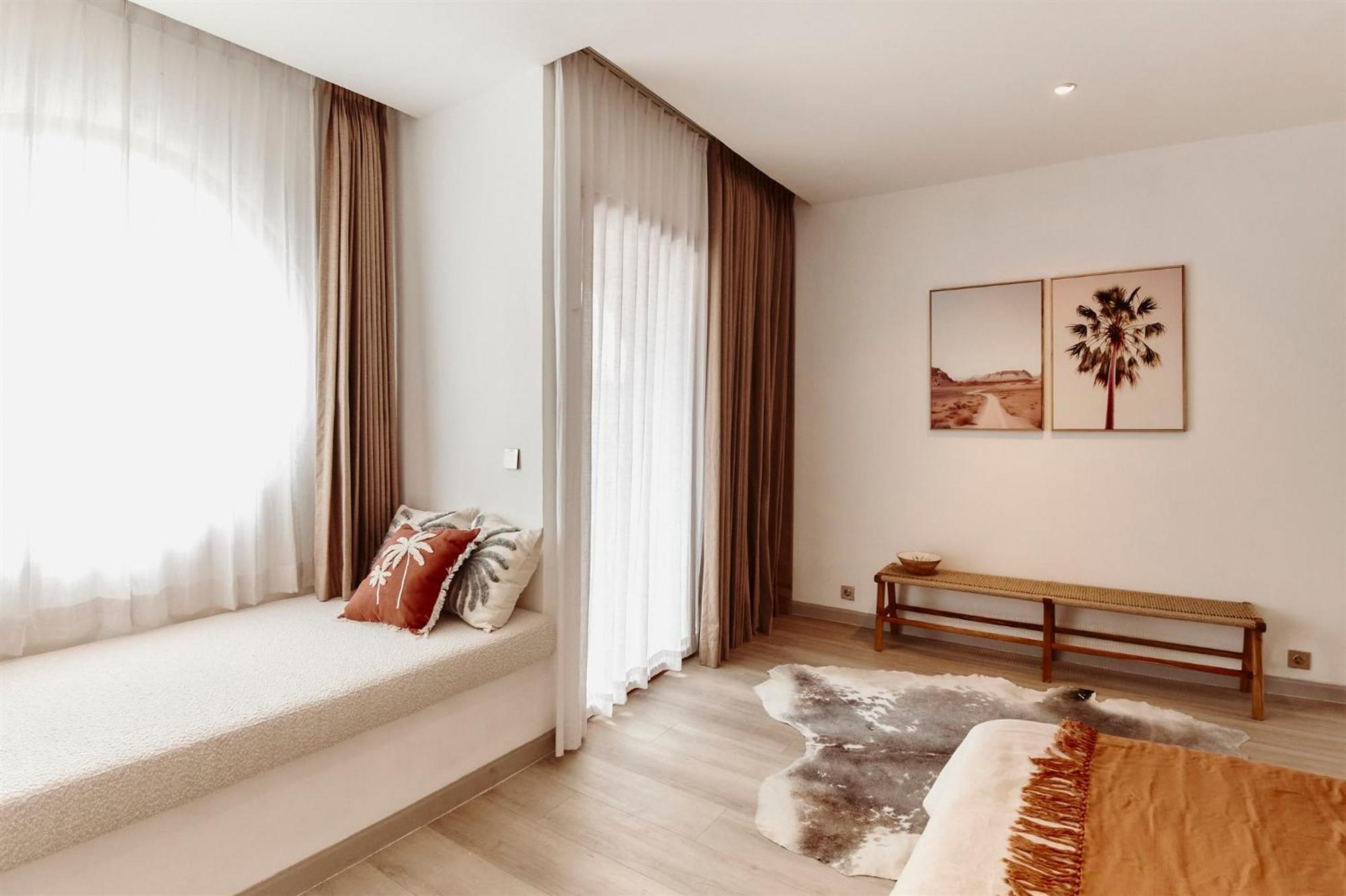 Neon Rose Motel Canggu  Ngoại thất bức ảnh