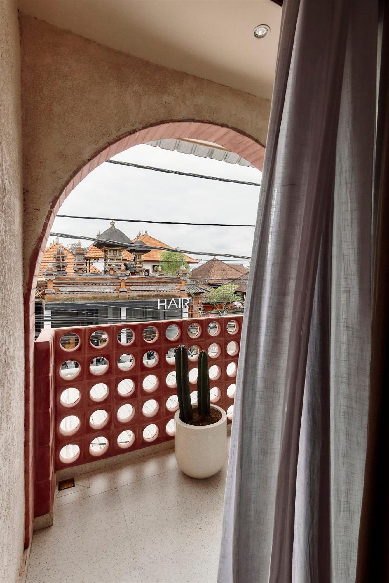 Neon Rose Motel Canggu  Ngoại thất bức ảnh